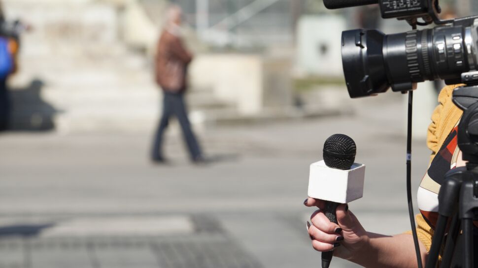 Gilets Jaunes : une journaliste de France 3 frappée par derrière avec une queue de billard à un rond-point