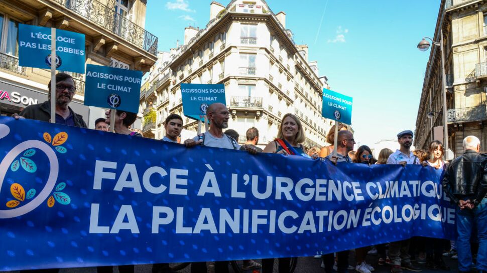 L'Affaire du siècle : Juliette Binoche, Marion Cotillard... Des stars et des ONG attaquent l'Etat français pour leur inaction sur le climat