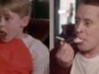 Vidéo - Macaulay Culkin : 28 ans après, il rejoue "Maman, j'ai raté l'avion" pour une publicité