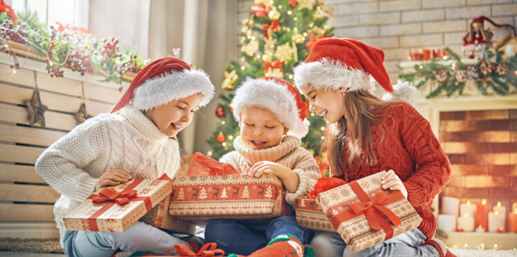 Déçu par ses cadeaux de Noël, un enfant appelle la police ! : Femme 