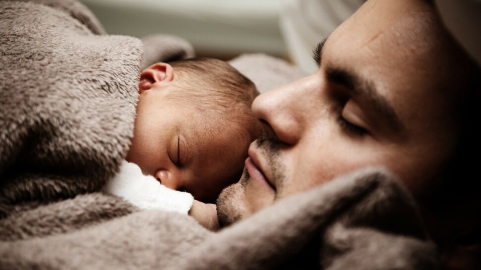 Photos - Une photographe rend hommage aux papas pendant l’accouchement et les clichés sont sublimes