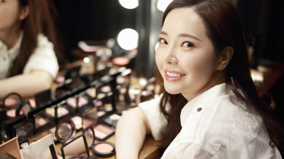 “Escape The Corset” : quand les Coréennes disent stop au maquillage