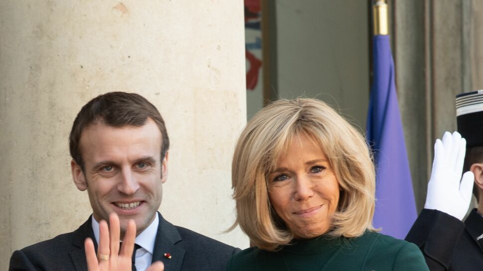 Photos – Après des travaux, Emmanuel et Brigitte Macron inaugurent les nouveaux salons de l'Elysée