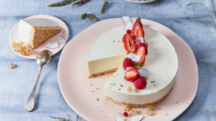 Cheesecake Noix De Coco Au St Moret Reduit En Sel Et Fruits Rouges Decouvrez Les Recettes De Cuisine De Femme Actuelle Le Mag