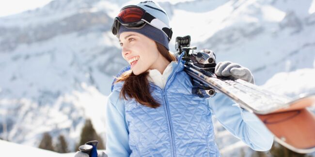 Visage, cheveux, corps… Nos astuces pour être belle au ski