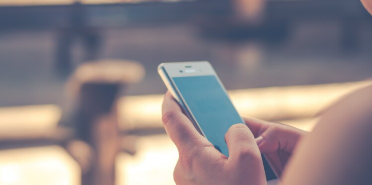 Comment Savoir Si Son Copain Nous Ment Comment savoir si votre partenaire vous ment dans ses sms : Femme