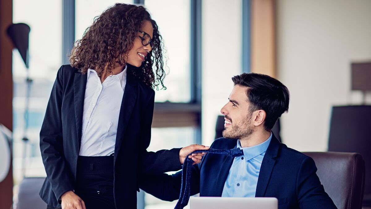 Kamasutra : 10 positions à faire au bureau : Femme Actuelle Le MAG