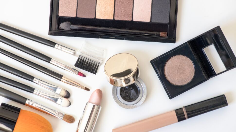 Mascara, blush, fond de teint : combien de temps conserver ses produits cosmétiques ?