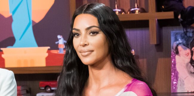Photos - Kim Kardashian dévoile des clichés de son psoriasis et enflamme le web