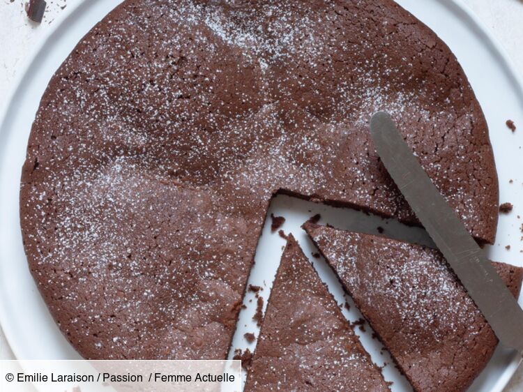 Gâteau au chocolat super facile à la farine de riz rapide : découvrez les  recettes de cuisine de Femme Actuelle Le MAG