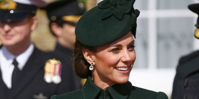 Kate Middleton, sublime en manteau Alexander McQueen pour fêter la Saint-Patrick (elle est rayonnante !)
