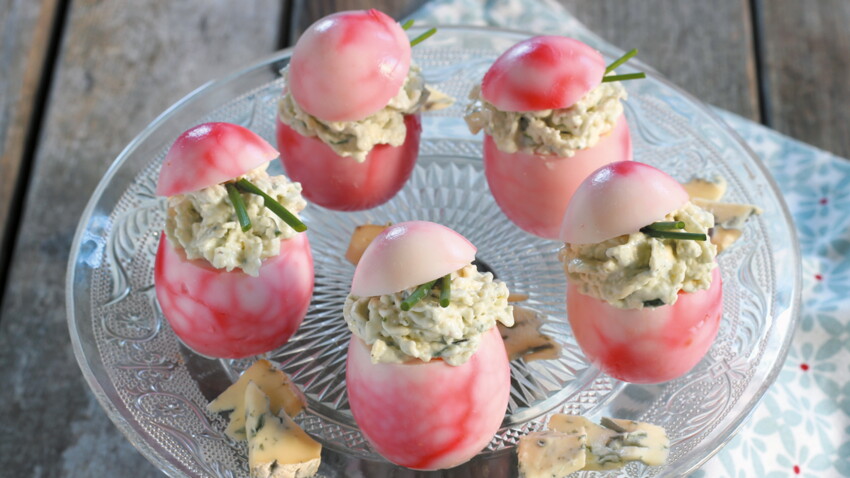 œuf Marbres A La Betterave Et Farcis De Creme A La Fourme D Ambert Decouvrez Les Recettes De Cuisine De Femme Actuelle Le Mag