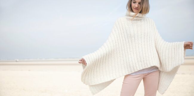 Modèle de tricot gratuit : un poncho en côtes