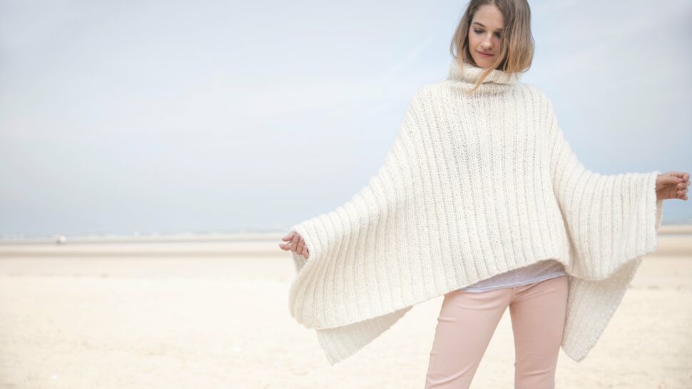 Modèle de tricot gratuit : un poncho en côtes