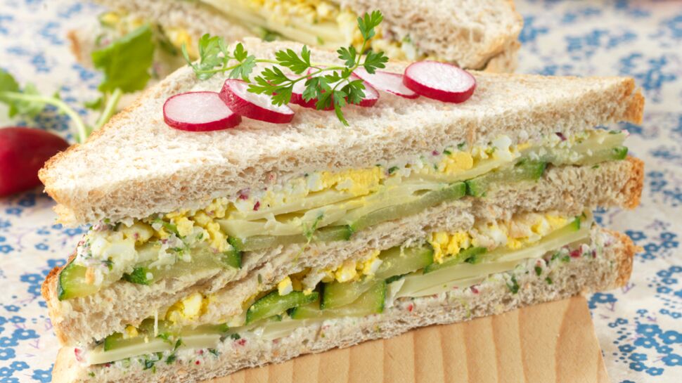 Club sandwich complet œuf-courgette-emmental de Savoie, sauce aux radis