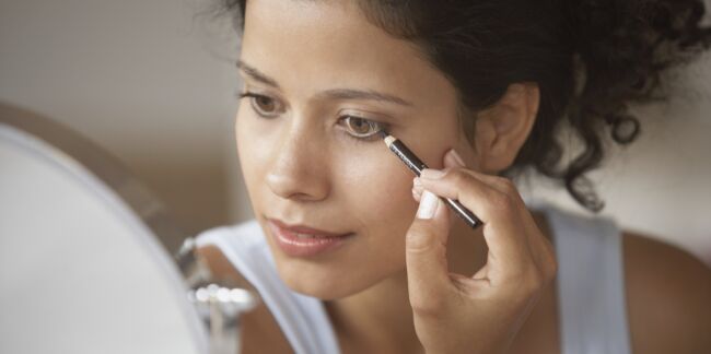 Tightline : découvrez cette nouvelle tendance make-up géniale pour agrandir le regard