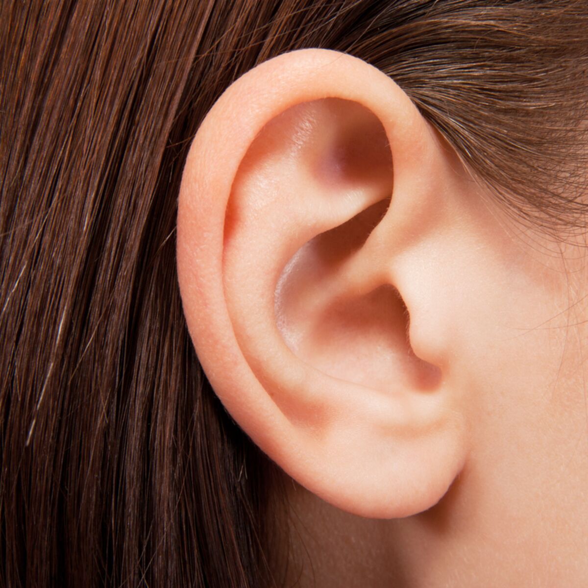Bouchon de cérumen à l'oreille : symptômes et conseils