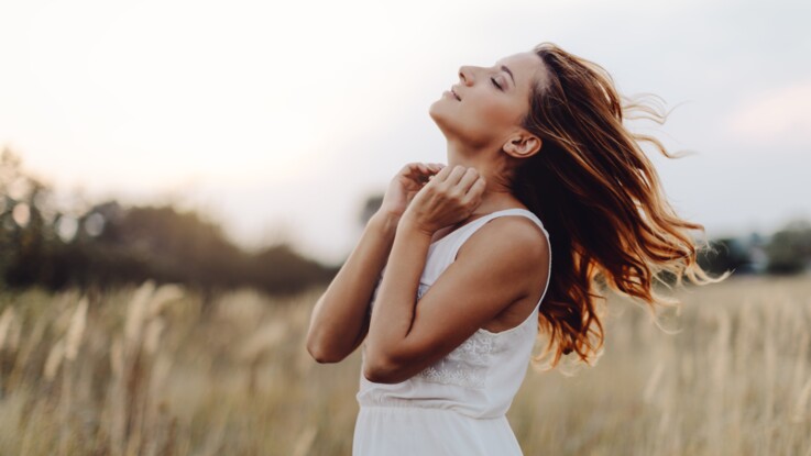 5 Erreurs Beauté à Bannir Qui Rendent Vos Cheveux Gras