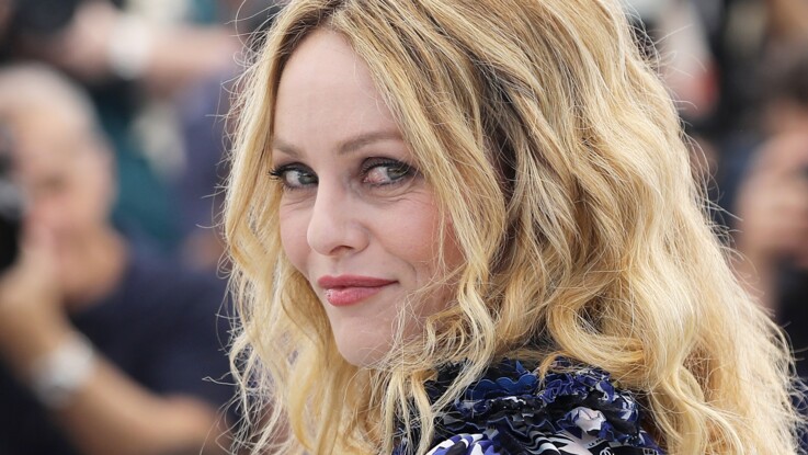 Vanessa Paradis Pose En Maillot De Bain Elle Est Plus