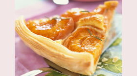Tarte Abricot Amandes Le Dessert D Ete A Tomber De Laurent Mariotte Femme Actuelle Le Mag