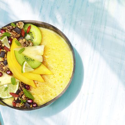 Smoothie bowl ananas, mangue et citron vert facile et rapide : découvrez  les recettes de cuisine de Femme Actuelle Le MAG