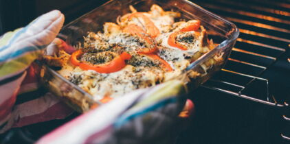Quatre astuces pour nettoyer la grille du four
