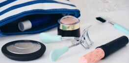 Ces produits à bannir absolument de sa trousse de toilette en été