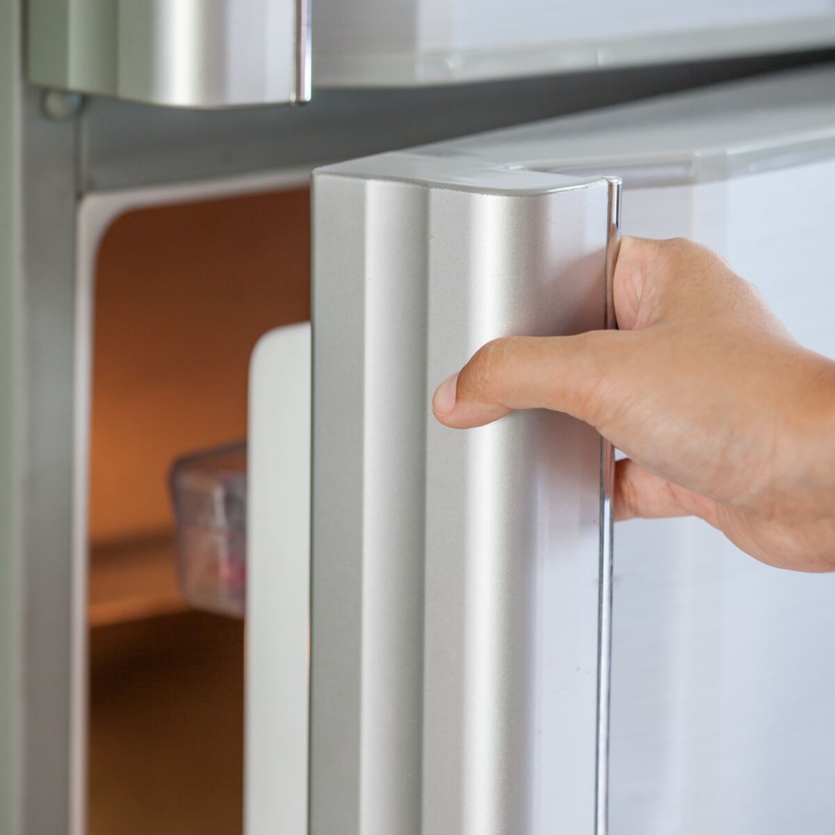 Comment nettoyer le joint de la porte du frigo : Femme Actuelle Le MAG