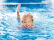 Otite de baignade : comment protéger les oreilles de son enfant ?