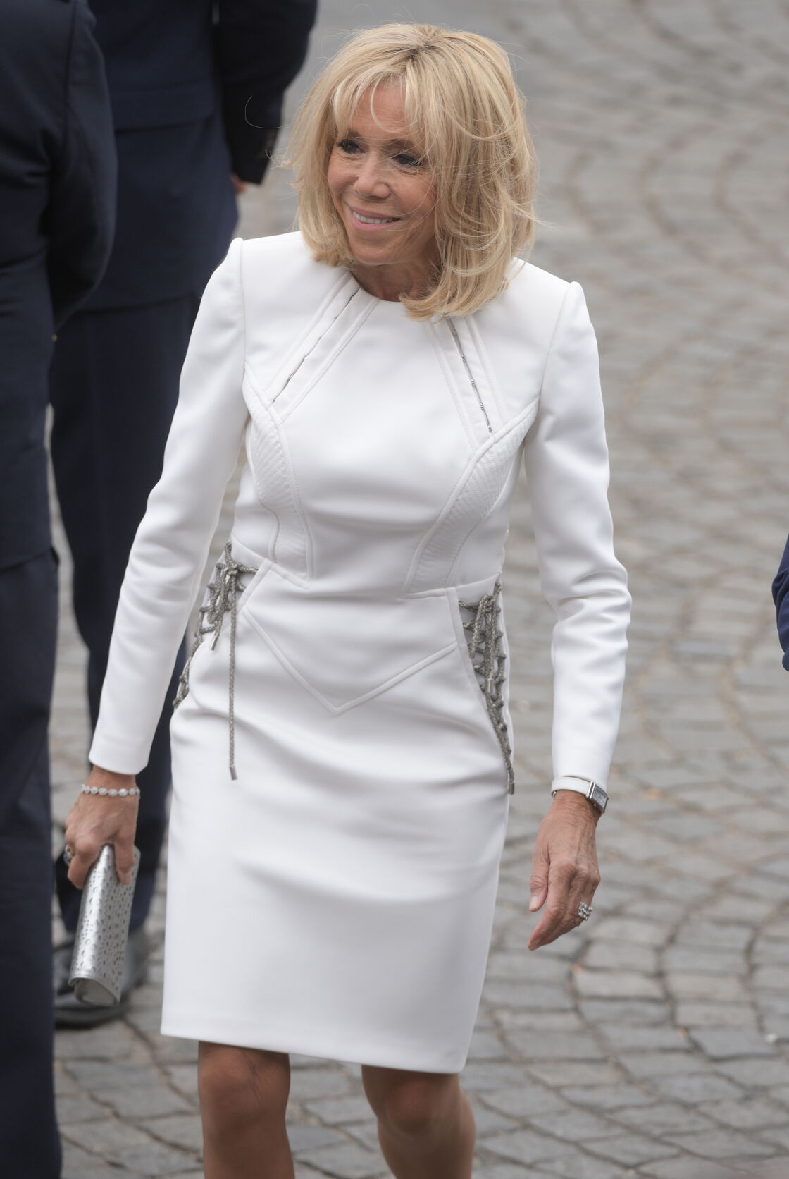 Photos Brigitte Macron Surprend Avec Une Petite Robe Courte Des Plus 