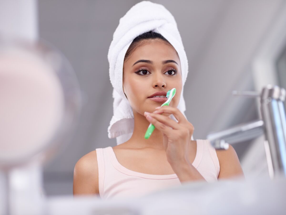 7 astuces beauté à faire avec une brosse à dents