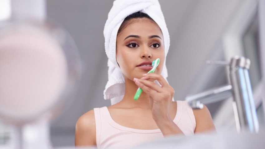 7 astuces beauté à faire avec une brosse à dents