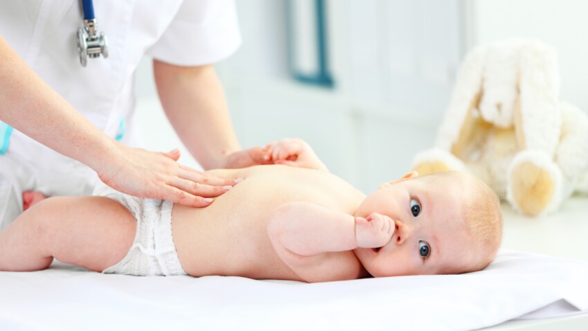 RGO du nourrisson : comment reconnaître les symptômes du reflux gastro-oesophagien chez bébé ?