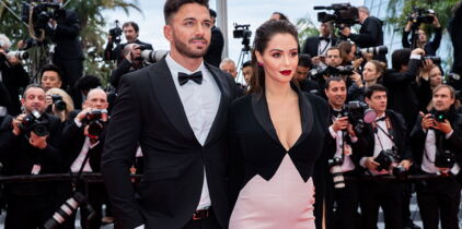 Nabilla enceinte : même en salopette, elle reste sexy et enflamme les réseaux