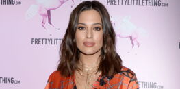 Le mannequin plus-size Ashley Graham annonce sa grossesse en robe ultra-moulante (et ça lui va bien!)