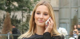 Ilona Smet une sportive sexy en mini brassière et legging moulant (elle est canon !)