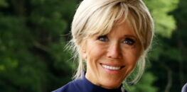 Photos – Brigitte Macron ressort sa robe courte bleu ciel… un nouveau coup de cœur ?