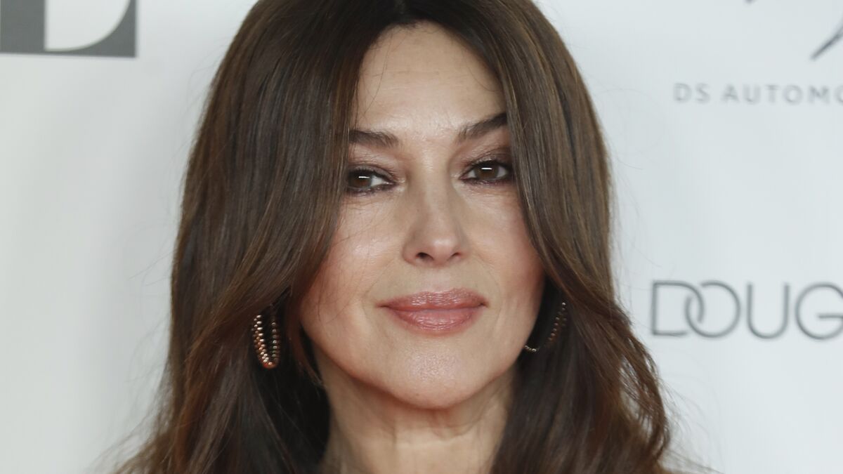 PHOTO - Monica Bellucci dévoile ses formes en maillot de bain, ses fans  sont conquis : Femme Actuelle Le MAG