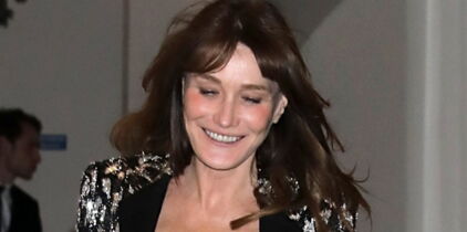Carla Bruni, 51 ans : elle dévoile sa silhouette en maillot de bain (toujours aussi canon !)