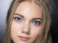 Eye liner coloré : la nouvelle tendance make-up à adopter