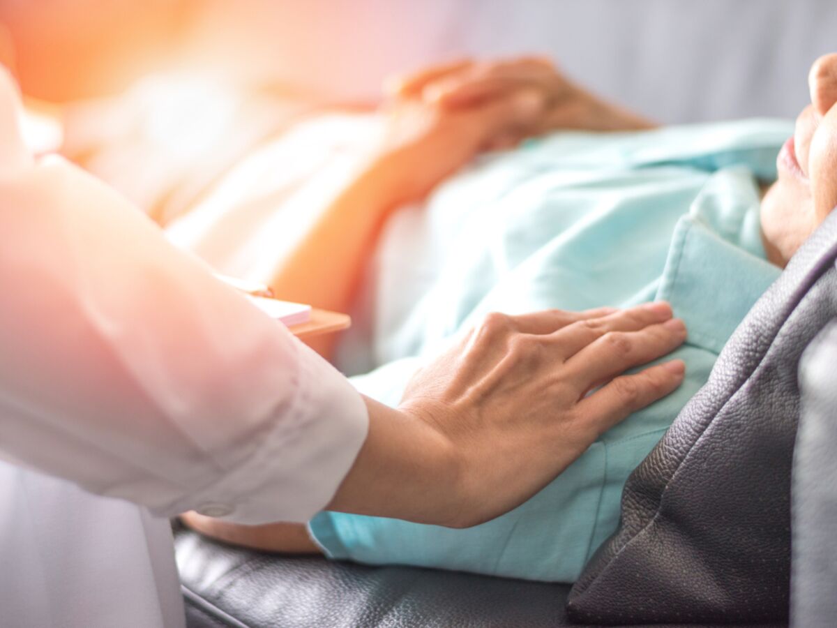 Soins palliatifs : en quoi ça consiste et qui est concerné ? : Femme Soins palliatifs : en quoi ça consiste et qui est concerné ? : Femme