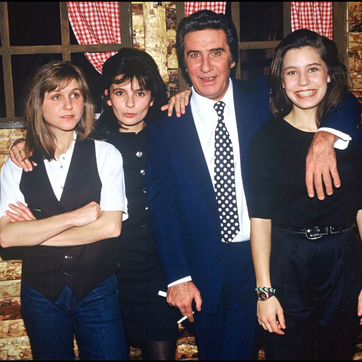 Quelles Sont Les Origines De Gilbert Becaud Gilbert Bécaud : les restes humains retrouvés après un incendie sont-ils  ceux de sa fille Anne ? La famille répond : Femme Actuelle Le MAG