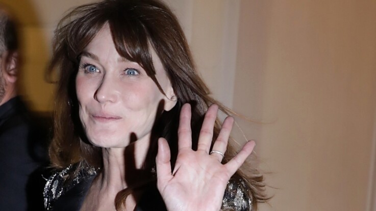 Photos Carla Bruni Porte Le Costume Dhomme Comme Personne