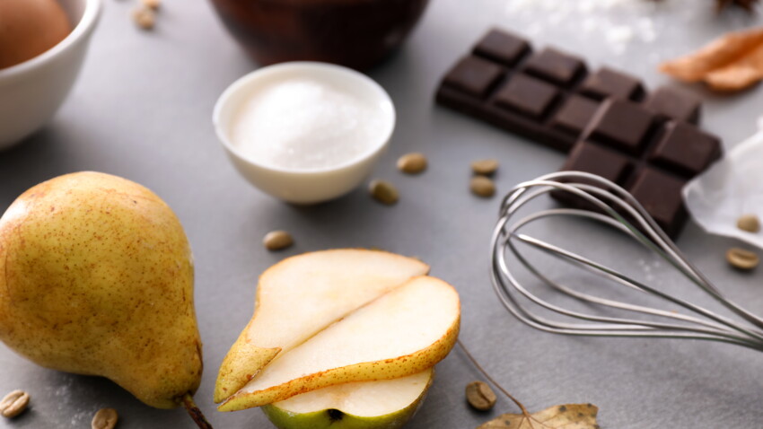 Biscuit Roule Poires Chocolat Decouvrez Les Recettes De Cuisine De Femme Actuelle Le Mag