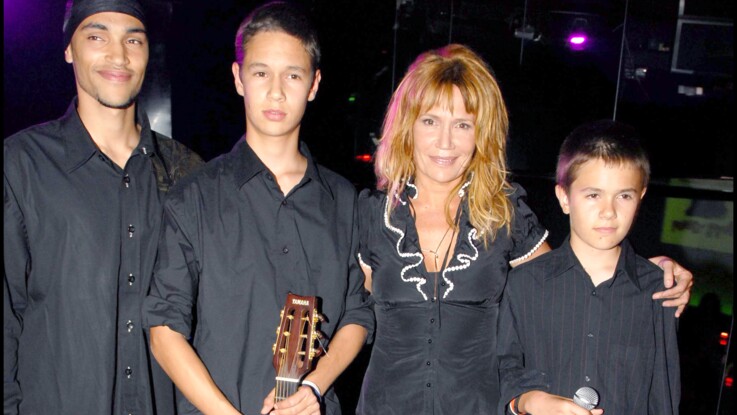 Mariage Compagnon Clémentine Célarié Et Ses Fils Clémentine Célarié : qui sont ses enfants Abraham, Gustave et Balthazar