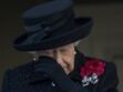 La reine Elizabeth II émue aux larmes lors de l'hommage aux morts de la Grande Guerre