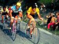 Eddy Merckx au coude à coude avec Raymond Poulidor lors du Tour de France en 1972.