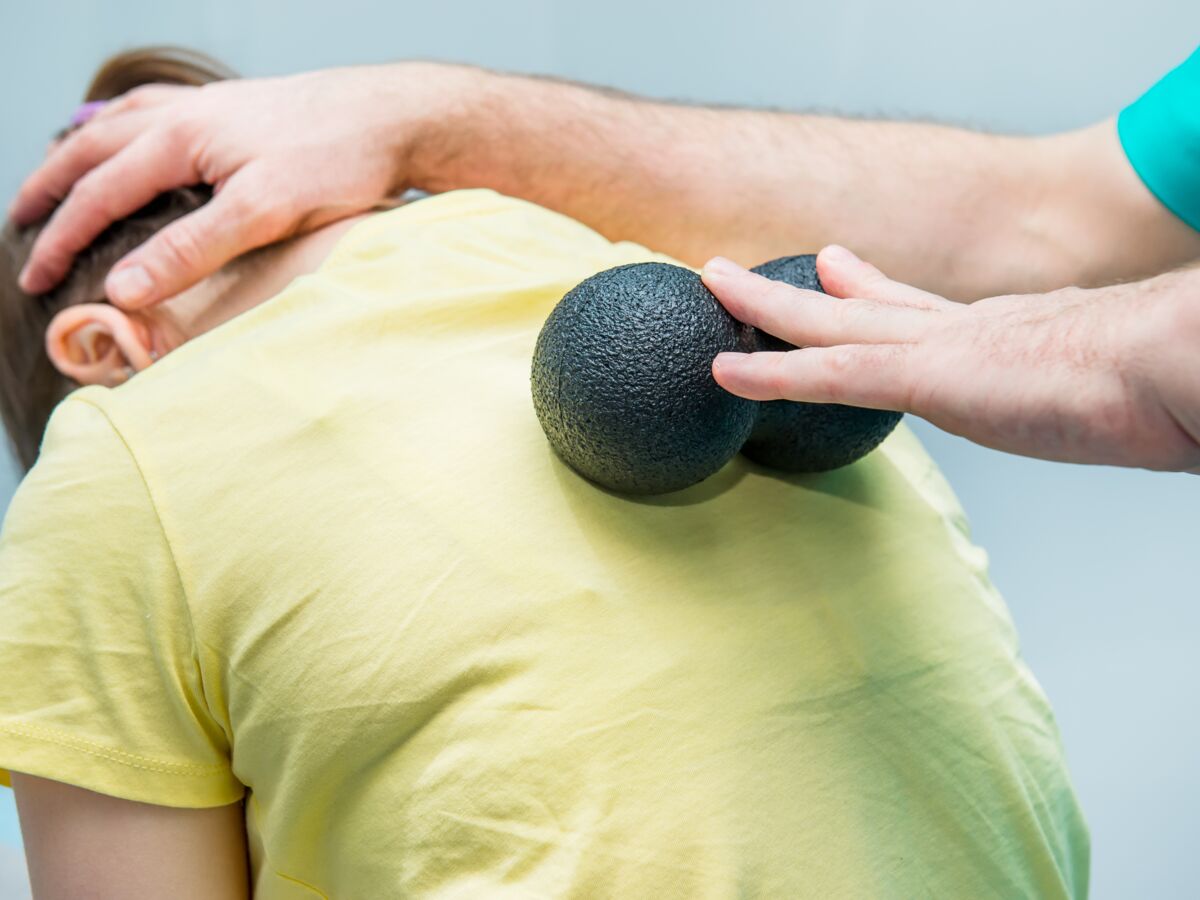 Balle de massage, coussin lombaire… Ces méthodes sont-elles