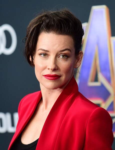 Evangeline Lilly'nin asimetrik pixie kesiği