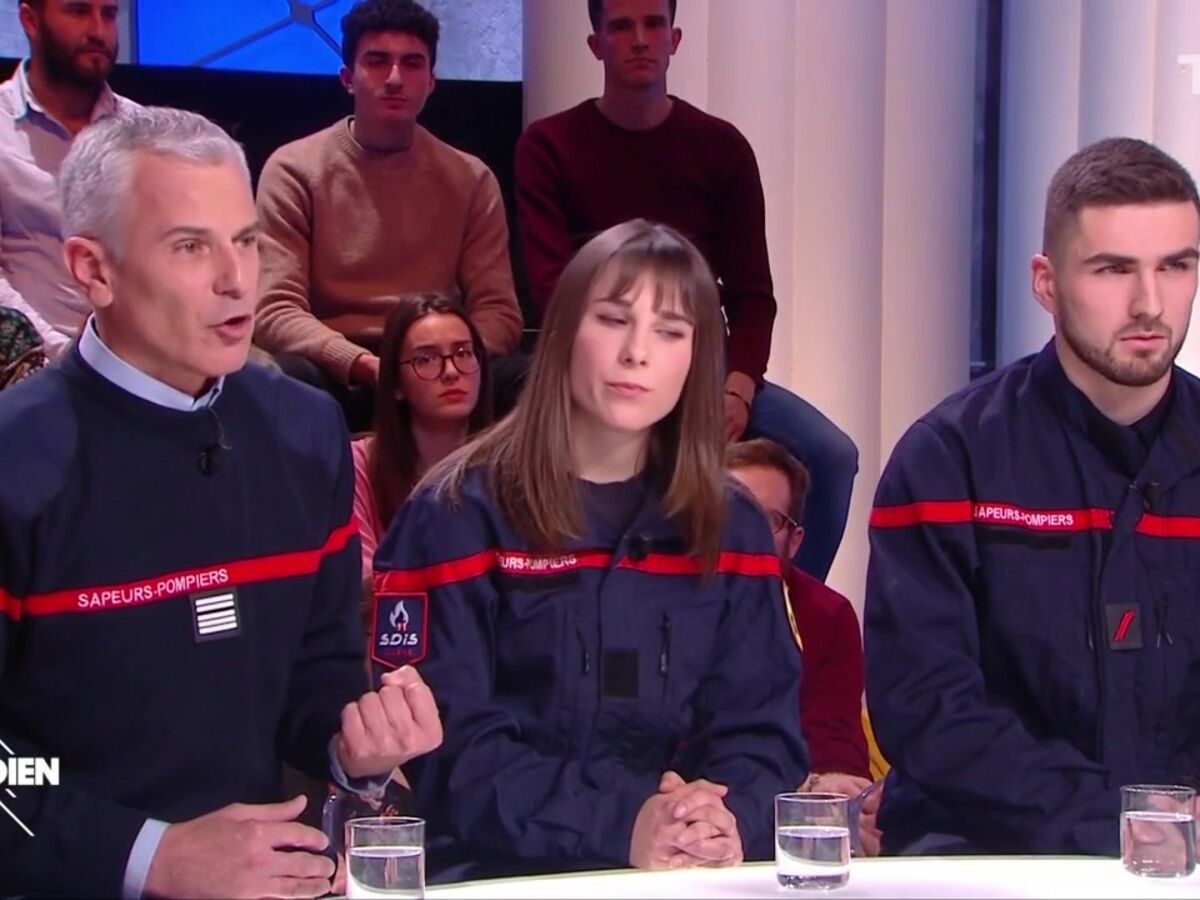 Quotidien Un Pompier Volontaire Tres Seduisant Affole Les Telespectateurs Femme Actuelle Le Mag